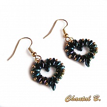 boucles d'oreilles Saint Valentin coeur perles bleu nuit et or soir&eacute;e mariage