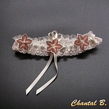 jarreti&egrave;re mariage satin et dentelle ivoire fleurs soie chocolat romantique personnalisable