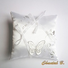 coussin mariage porte alliances th&egrave;me papillon blanc et argent
