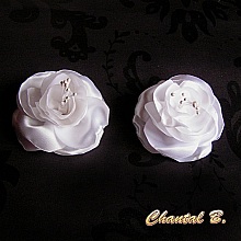 clips chaussures mariage fleur satin blanc et pistils blancs accessoire mariage c&eacute;r&eacute;monie soir&eacute;e