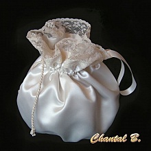 Petite bourse de mari&eacute;e ou demoiselle d'honneur satin ivoire et dentelle