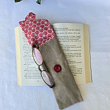 &Eacute;tui souple &agrave; lunettes ,en velours c&ocirc;tel&eacute; , doubl&eacute; de tissu coton imprim&eacute;. &Eacute;co-con&ccedil;u.
