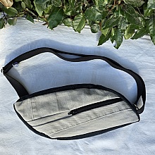 sac banane r&eacute;invent&eacute;, design unique, en jean upcycling