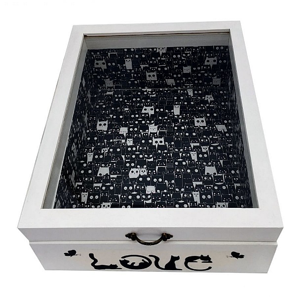 Boite en bois incliner et son couvercle en verre. Model : love cat