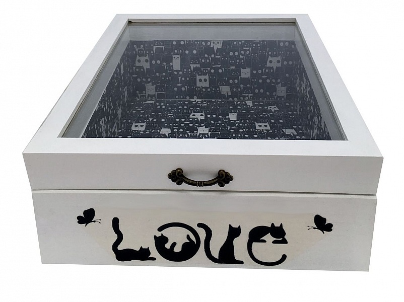 Boite en bois incliner et son couvercle en verre. Model : love cat