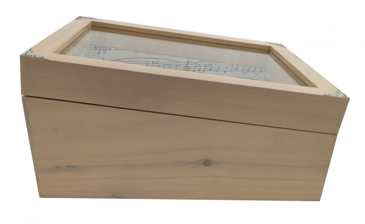 Boite en bois inclin&eacute;e et son couvercle en verre. Model : cl&eacute; musicale