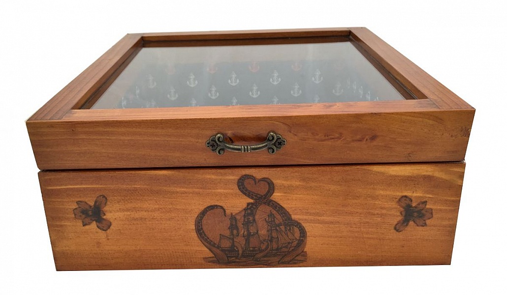 Boîte en bois avec couvercle vitré et motif marin.