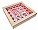 Coupelle en bois avec motif cœurs rouges style jacquard.