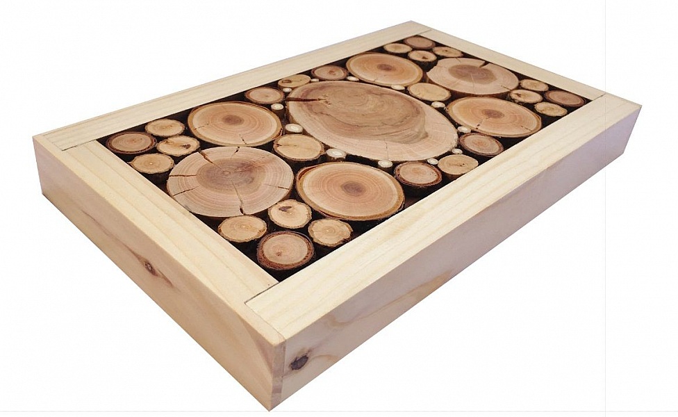 Dessous-de-plat en rondin de bois merisier / prunier, r&eacute;versible en coupelle d&eacute;cor petite feuille grise