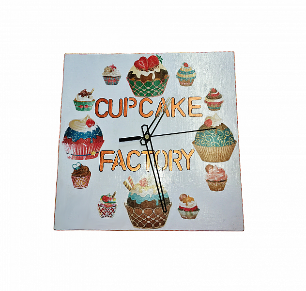 Horloge en bois carrer model "cup-cake" 