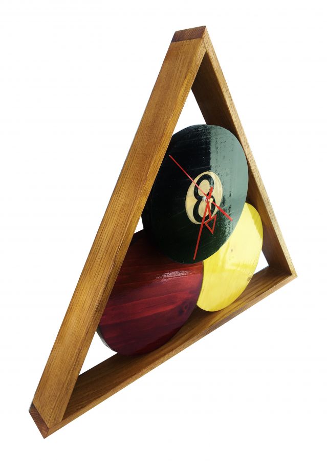Horloge en bois massif ch&acirc;taignier et pin model  "billard"