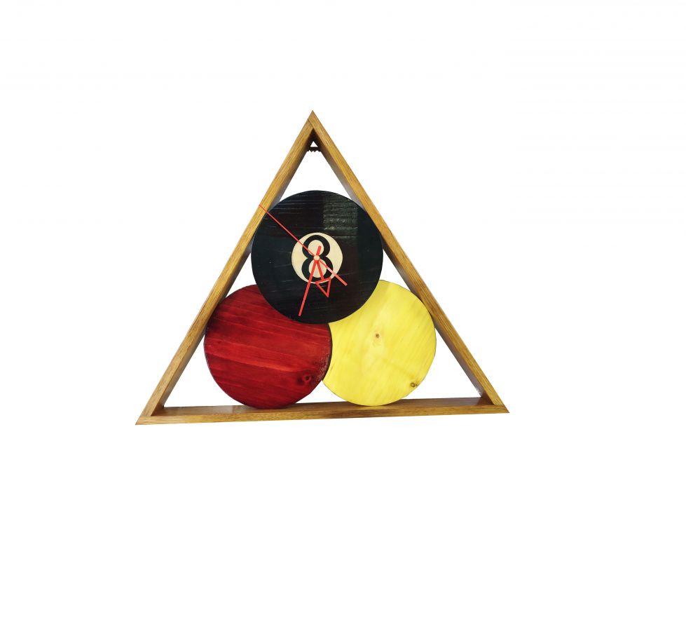Horloge en bois massif ch&acirc;taignier et pin model  "billard"
