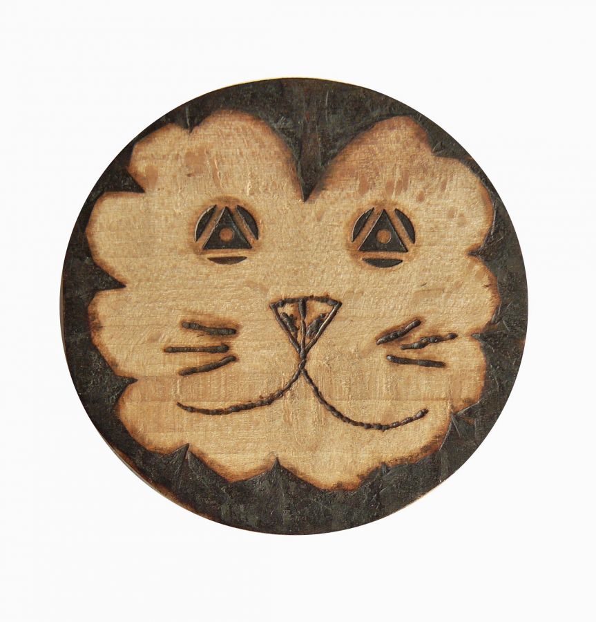 Ouvre bouteille / d&eacute;capsuleur en bois de h&ecirc;tre model : lion