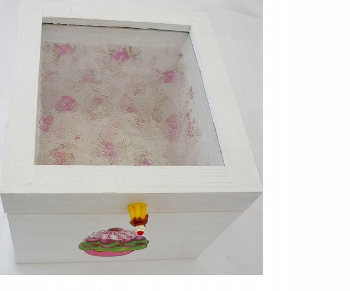 Petite Boite en bois massif d&eacute;cor cupcake blanc