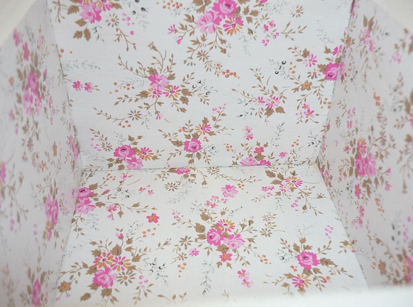 Petite Boite en bois massif d&eacute;cor cupcake blanc