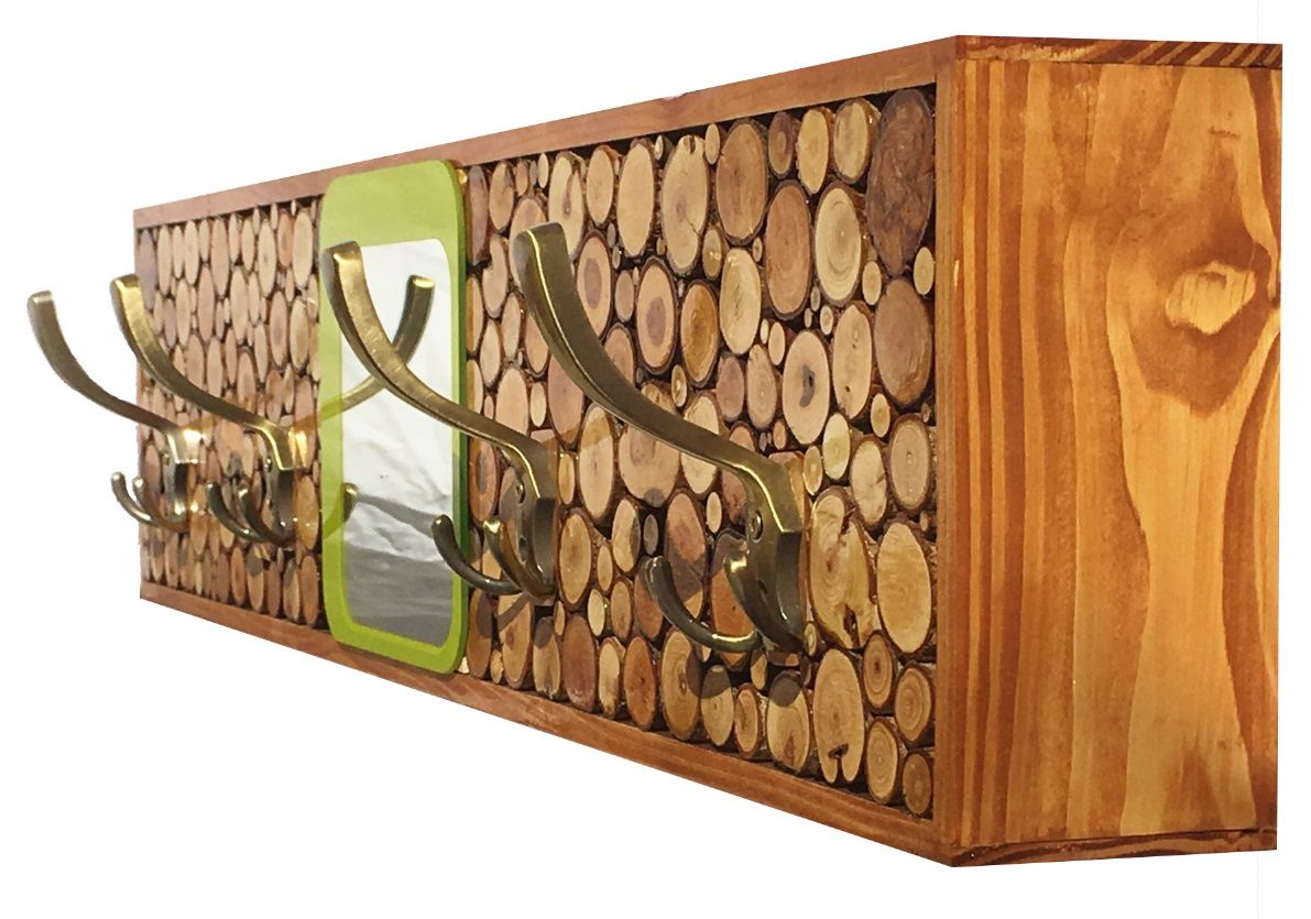 Porte-manteau mural rectangulaire en rondins de bois avec miroir.