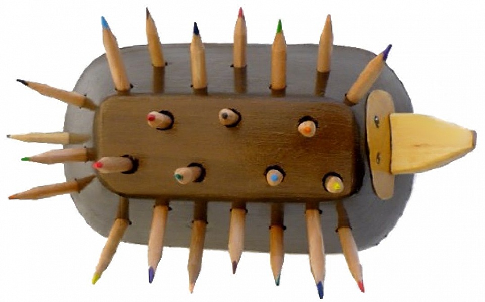 Set de rentr&eacute;e scolaire  en Bois model: H&eacute;risson (Pot a crayon et Porte manteau mural a une pat&egrave;re)