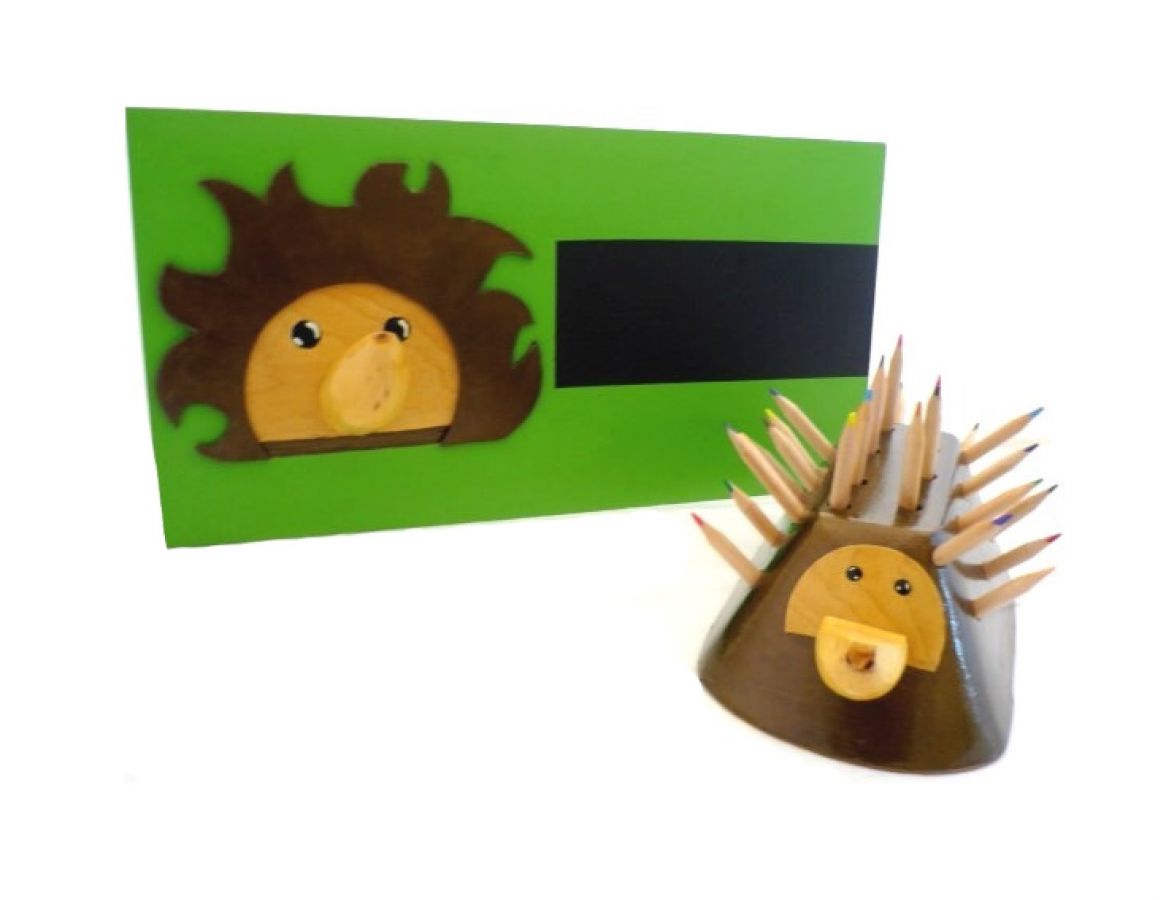 Set de rentr&eacute;e scolaire  en Bois model: H&eacute;risson (Pot a crayon et Porte manteau mural a une pat&egrave;re)
