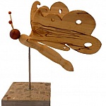 papillon en bouleau marbr&eacute;, h&ecirc;tre et &eacute;rable sur socle en marbre italien Terrazzo &agrave; poser scptulture en bois