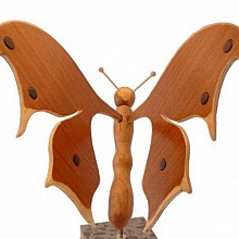 papillon en sapiens, cerisier et h&ecirc;tre petite touche d'&eacute;b&egrave;ne sur socle en marbre italien Terrazzo &agrave; poser sculpture en bois