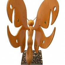 papillon en h&ecirc;tre, &eacute;rable et ch&acirc;taignier sur socle en marbre italien Terrazzo &agrave; poser sculpture en bois