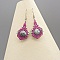 Boucles d'oreilles  en micro-macram&eacute; rose bonbon avec des perles en jaspe feuille d'argent