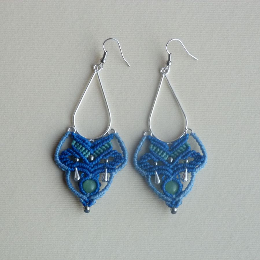 Boucles d'oreilles en micro-macram&eacute;  bleu/bleu ciel/vert turquoise