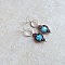 Boucles d'oreilles  en micro-macram&eacute; marron chocolat/bleu Etoile en verre de Murano