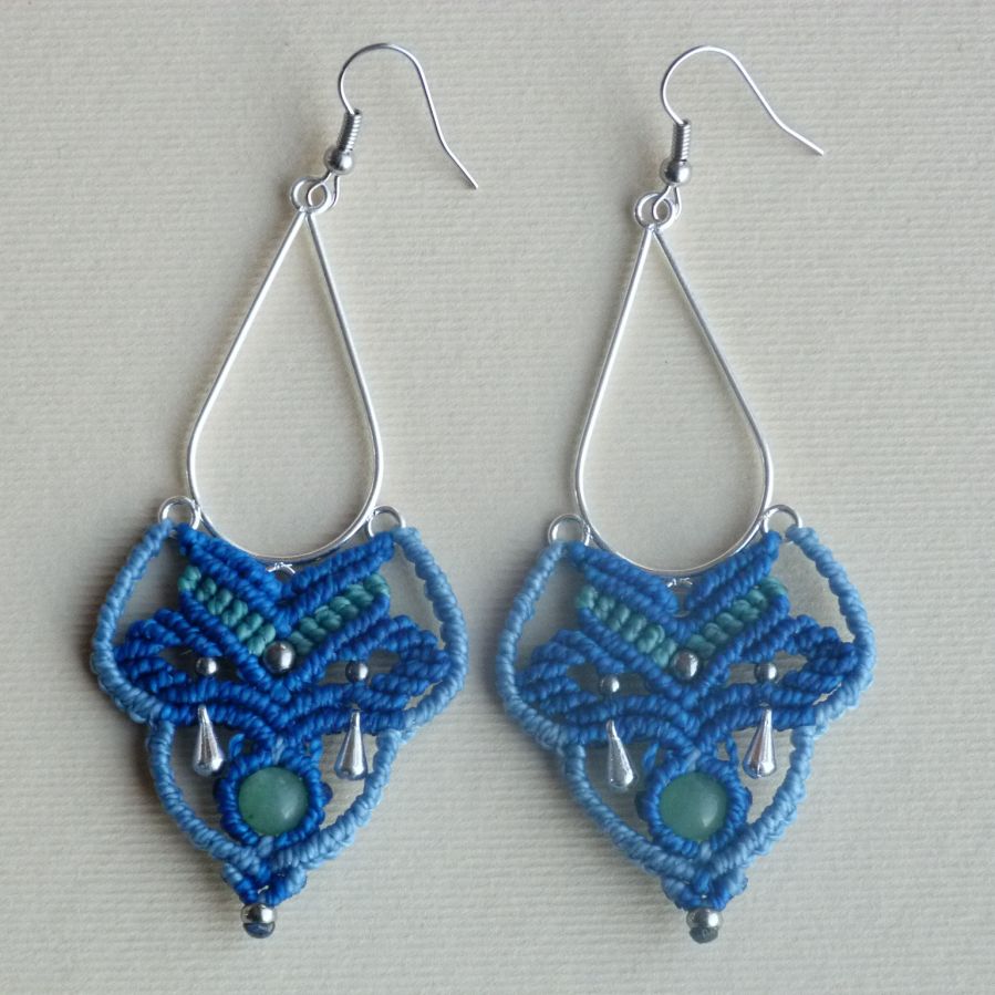 Boucles d'oreilles en micro-macram&eacute;  bleu/bleu ciel/vert turquoise