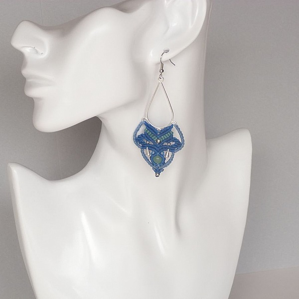 Boucles d'oreilles en micro-macram&eacute;  bleu/bleu ciel/vert turquoise