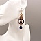 Boucles d'oreilles  en micro-macram&eacute; tons beige et bleu fonc&eacute; 
