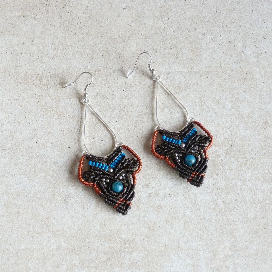 Boucles d'oreilles  en micro-macram&eacute; marron, bleu turquoise, cuivr&eacute;
