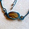 Collier en micro-macram&eacute; bleu canard avec une pierre naturelle, l'oeil de tigre