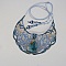 collier bleu en micro-macram&eacute; avec cabochon en apatite