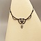 Collier gris anthracite en micro-macram&eacute;  avec une labradorite sertie