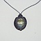 Collier gris fonc&eacute; en micro-macram&eacute; avec une belle labradorite