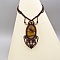 Collier marron en micro-macram&eacute; avec un cabochon oeil de tigre
