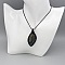 Collier  micro-macram&eacute; noir avec une  labradorite 