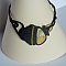 Collier noir/jaune en micro-macram&eacute;  avec une  pierre naturelle, la jaspe 