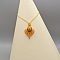 collier sautoir jaune en micro-macram&eacute; avec un jaspe bumblebee serti de laiton