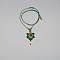 collier sautoir vert en micro-macram&eacute; avec une malachite sertie de laiton