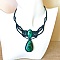 Collier vert  en micro-macram&eacute; avec deux malachites