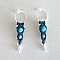 Paire de boucles d'oreilles  en micro-macram&eacute; noires avec crochet en argent et des perles turquoises