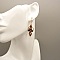 Paire de boucles d'oreilles  en micro-macram&eacute; couleur taupe 