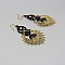 Paire de boucles d'oreilles noires en micro-macram&eacute; avec un onyx noir