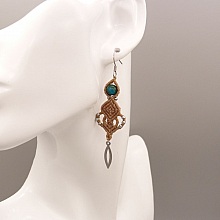 Boucles d'oreilles  en micro-macram&eacute; beige clair