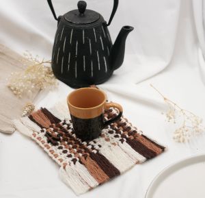 mini tapis dessous de tasse en macram&eacute;