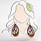Boucles d'oreilles ailes en bois merisier sur ovale ajour&eacute; en laiton dor&eacute;