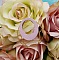 Boucle d'oreille bois rose pastel sur ovale laiton doré.