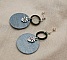 Boucles d'oreilles graphiques en bois gris et vert feuilles monstera